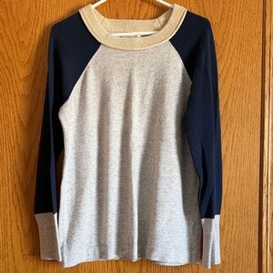 41 Hawthorn Women’s Two-Tone Raglan Crewneck Sweater Navy & Light Gray